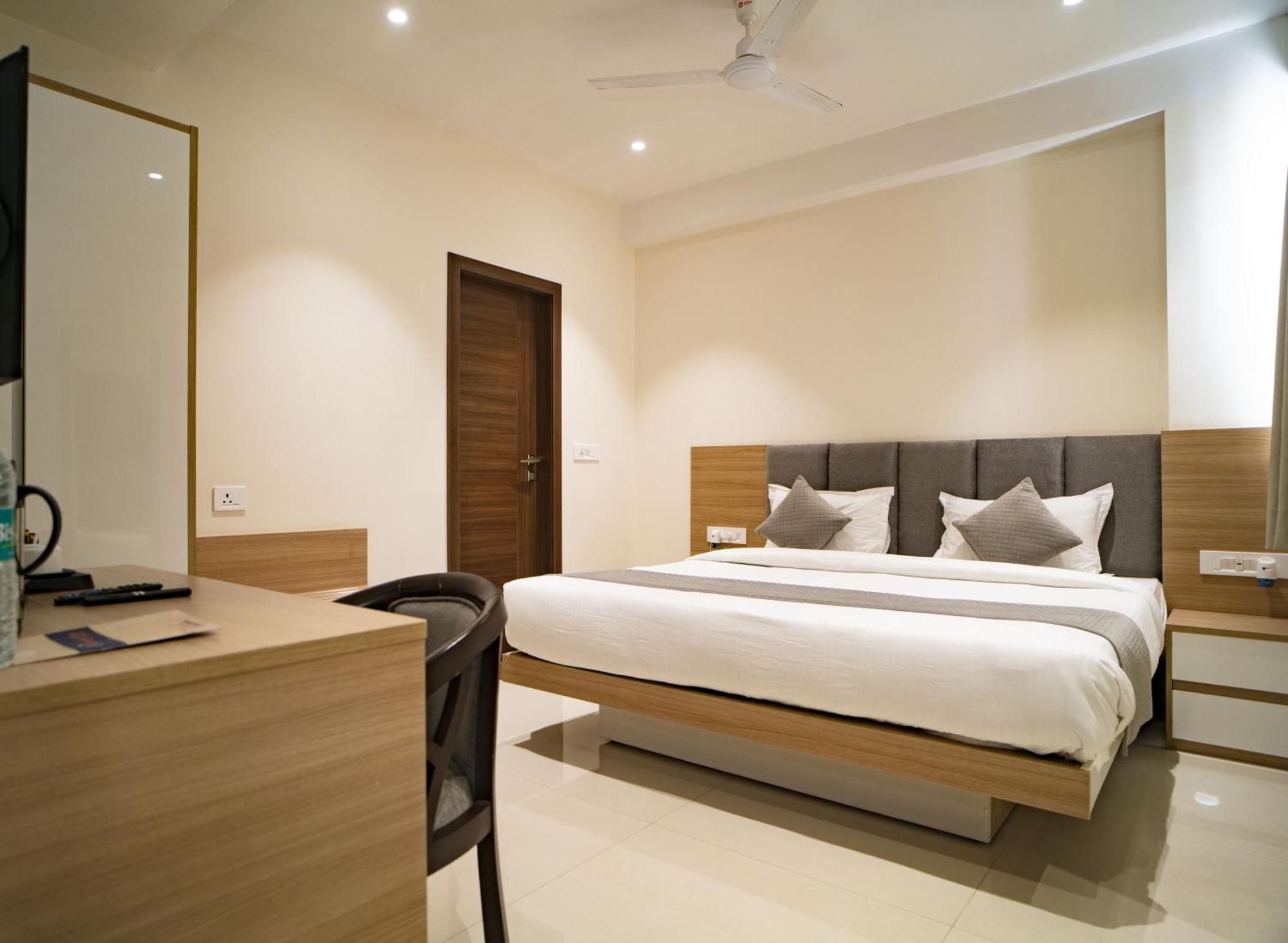 The Mangal View Residency - A Luxury Boutique Business Hotel Udaipur Exteriör bild